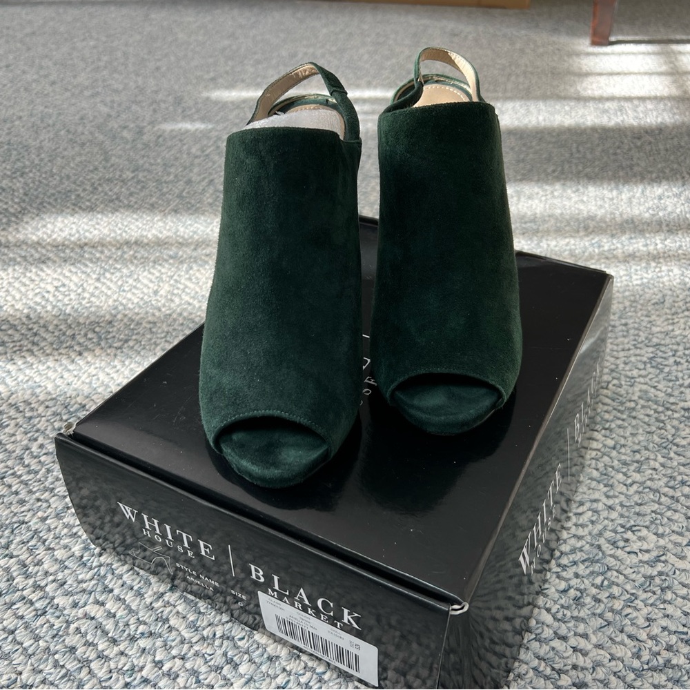 White House Black Market Ariella heels in emerald